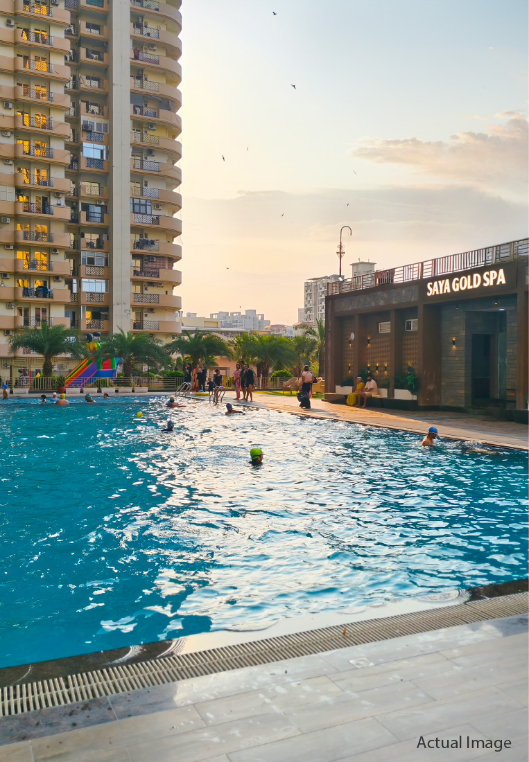 Saya Gold Avenue swimming pool